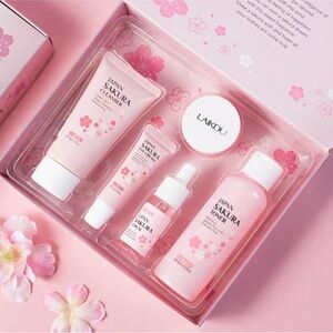 Laikou Japanese Sakura Skincare Set